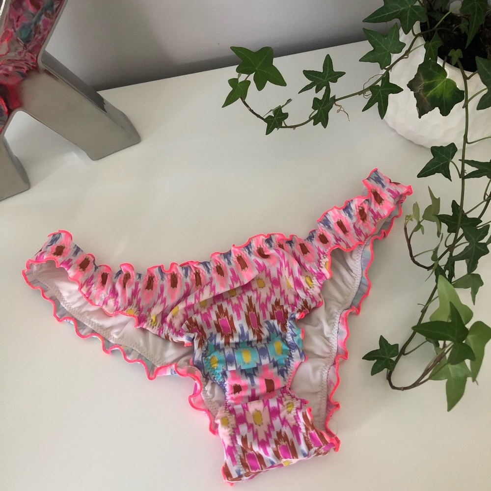 VS ruffle swimsuit bottoms